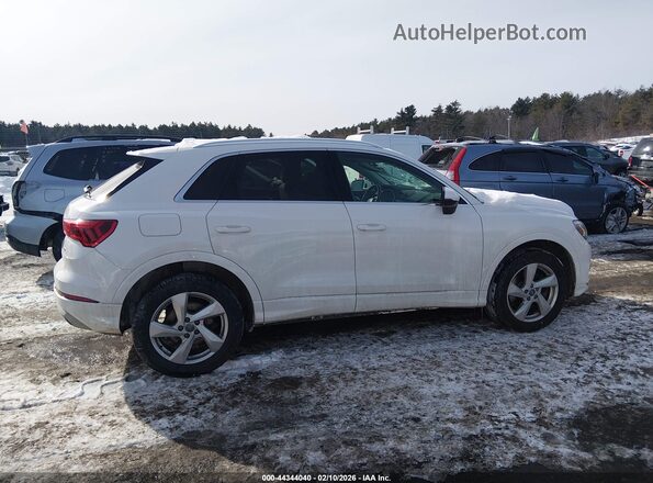 WA1BECF34L1046100 2020 AUDI Q3 White Widok wnętrza z tyłu