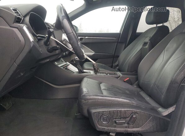 WA1BECF3XK1066835 2019 AUDI Q3 White Widok wnętrza z przodu