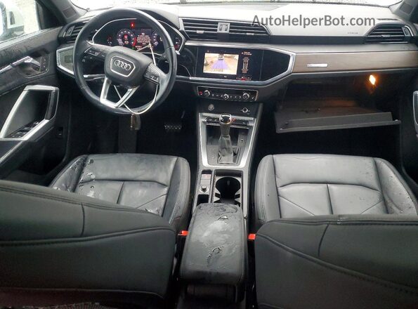 WA1BECF3XK1066835 2019 AUDI Q3 White Widok deski rozdzielczej