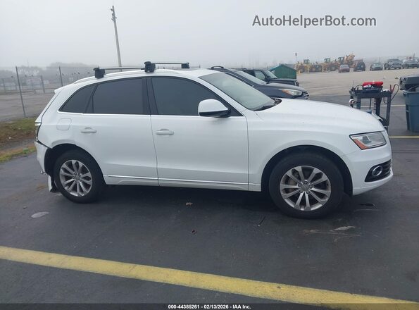 WA1C2AFP8GA100136 2016 AUDI Q5 White Вид задньої частини салону