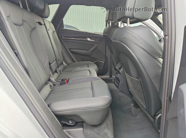WA1C4AFY2N2039036 2022 AUDI SQ5 White Widok wnętrza z tyłu