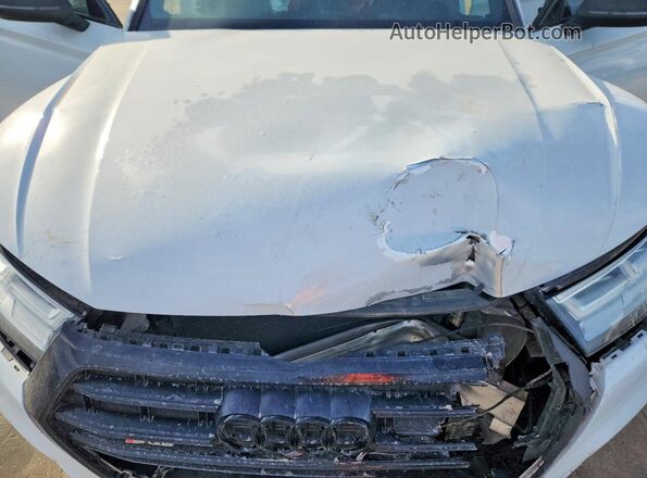 WA1C4AFY8L2027289 2020 AUDI SQ5 White Vista del compartimento del motor