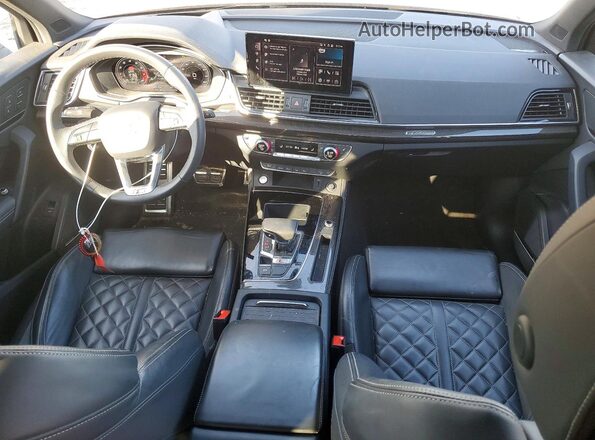 WA1C4AFY8R2005172 2024 AUDI SQ5 Black Dashboard view