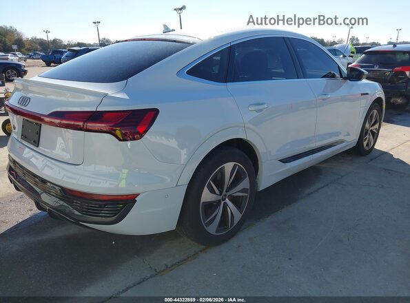 WA1CAAGE3RB017078 2024 AUDI Q8 E-TRON Белый Задняя правая четверть