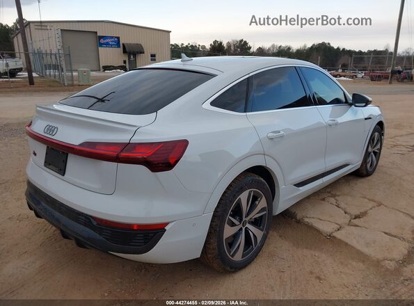 WA1CAAGE9RB036203 2024 AUDI Q8 E-TRON White Задня права чверть