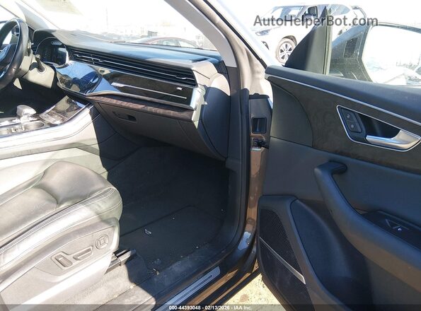 WA1CVAF10KD027354 2019 AUDI Q8 Gray Front interior view