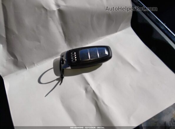 WA1CVAF10KD027354 2019 AUDI Q8 Gray Dashboard view
