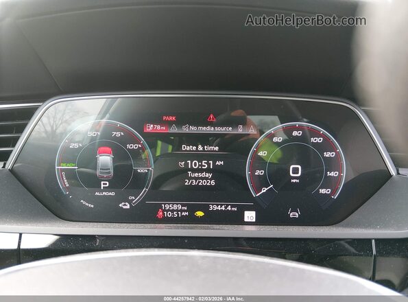 WA1DAAGEXRB020824 2024 AUDI Q8 E-TRON Blue უკანა სავარძლების ხედი