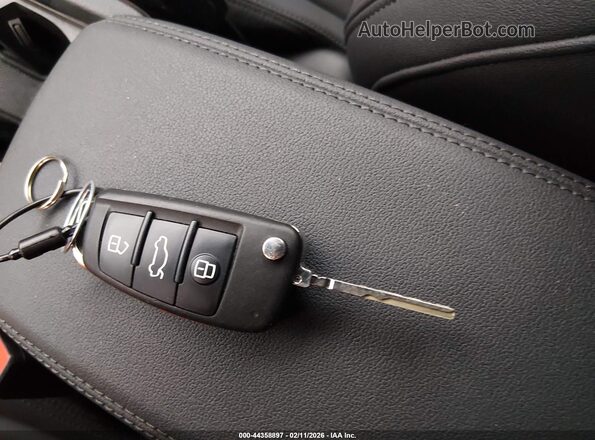 WA1DECF30S1056288 2025 AUDI Q3 Gray Dashboard view