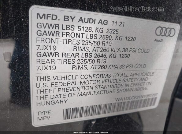 WA1DECF31N1051797 2022 AUDI Q3 Black Вид підкапотного простору