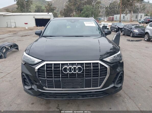 WA1DECF31N1051797 2022 AUDI Q3 Black Вид задньої частини салону