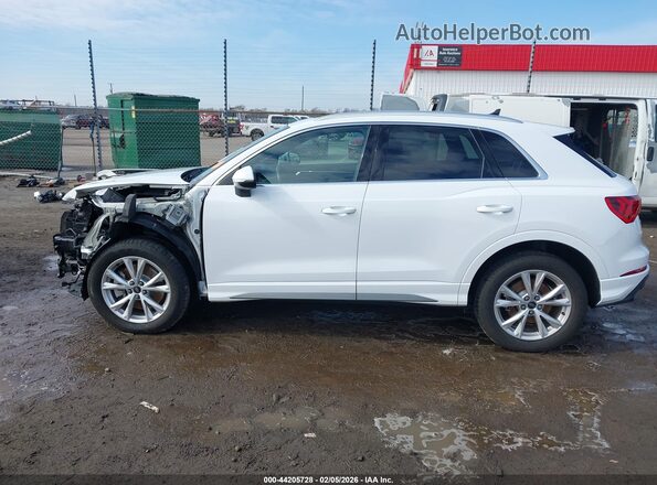 WA1DECF31R1081372 2024 AUDI Q3 White 