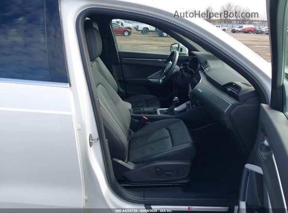 WA1DECF31R1081372 2024 AUDI Q3 White 