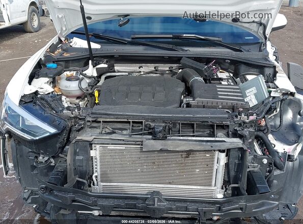 WA1DECF31R1081372 2024 AUDI Q3 White 