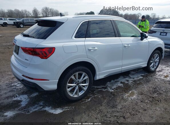 WA1DECF31R1081372 2024 AUDI Q3 White 