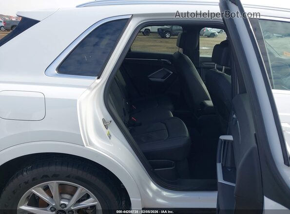 WA1DECF31R1081372 2024 AUDI Q3 White 