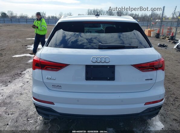 WA1DECF31R1081372 2024 AUDI Q3 White 