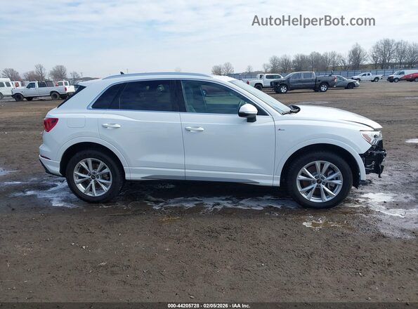 WA1DECF31R1081372 2024 AUDI Q3 White 