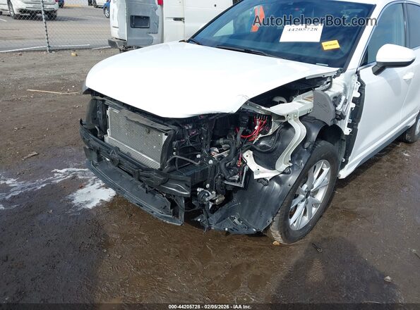WA1DECF31R1081372 2024 AUDI Q3 White 