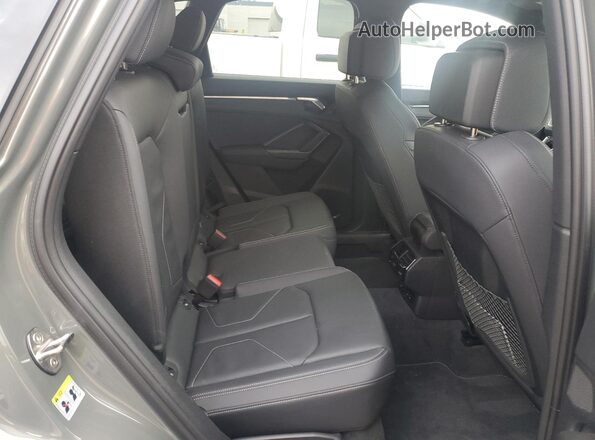 WA1DECF31R1086734 2024 AUDI Q3 Gray Vista de los asientos traseros