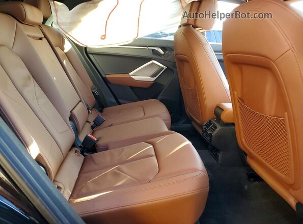 WA1DECF31R1207777 2024 AUDI Q3 Black Вид задньої частини салону