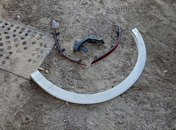 WA1DECF32R1028583 2024 AUDI Q3 White VIN კოდის სტიკერის ხედი