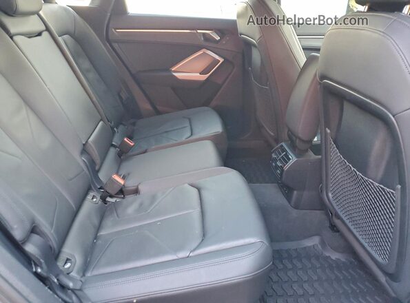WA1DECF32R1028583 2024 AUDI Q3 White უკანა სალონის ხედი