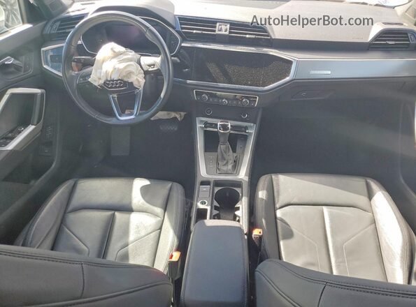 WA1DECF34P1115205 2023 AUDI Q3 White Vista del salpicadero