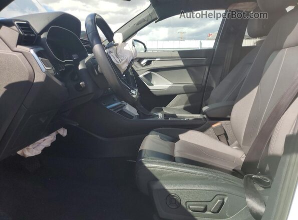 WA1DECF34P1115205 2023 AUDI Q3 White Vista interior delantera