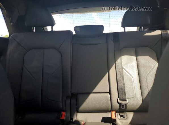 WA1DECF34P1115205 2023 AUDI Q3 White Vista de los asientos traseros