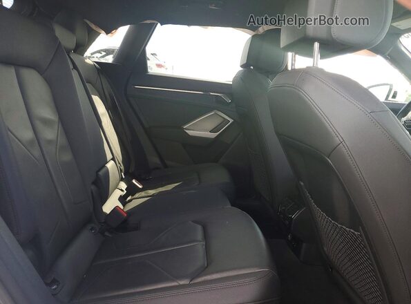 WA1DECF34P1115205 2023 AUDI Q3 White Vista interior trasera