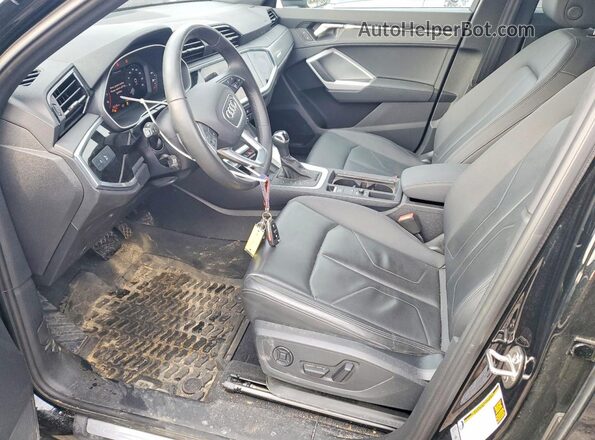 WA1DECF34R1158834 2024 AUDI Q3 Black Widok wnętrza z przodu