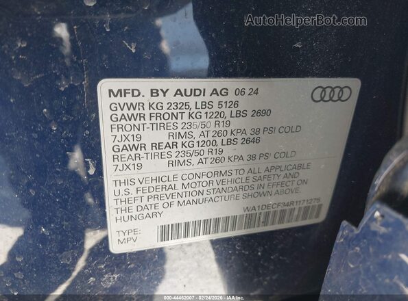 WA1DECF34R1171275 2024 AUDI Q3 Blue Widok komory silnika