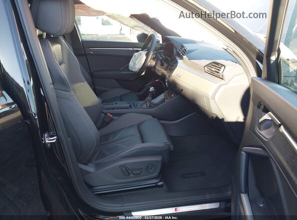 WA1DECF34S1017932 2025 AUDI Q3 Черный Вид салона спереди