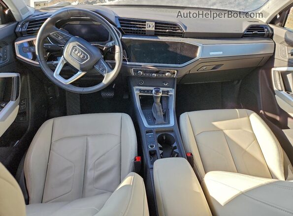 WA1DECF38P1057387 2023 AUDI Q3 White Widok deski rozdzielczej