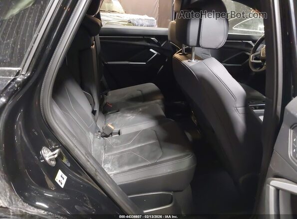 WA1DECF38R1203886 2024 AUDI Q3 Black Вид наклейки з VIN-кодом