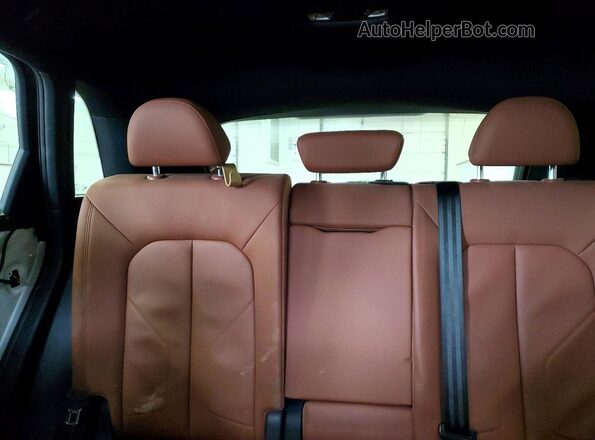 WA1DECF39M1035717 2021 AUDI Q3 White Widok tylnych siedzeń