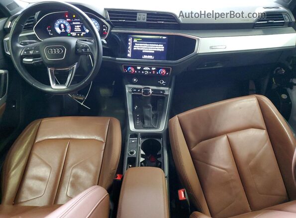 WA1DECF39M1035717 2021 AUDI Q3 White Widok deski rozdzielczej