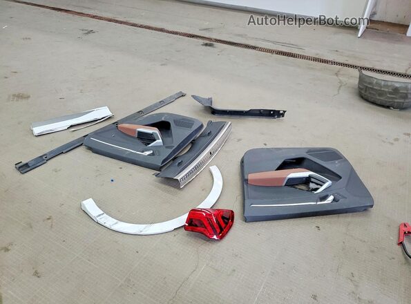 WA1DECF39M1035717 2021 AUDI Q3 White Widok naklejki z numerem VIN