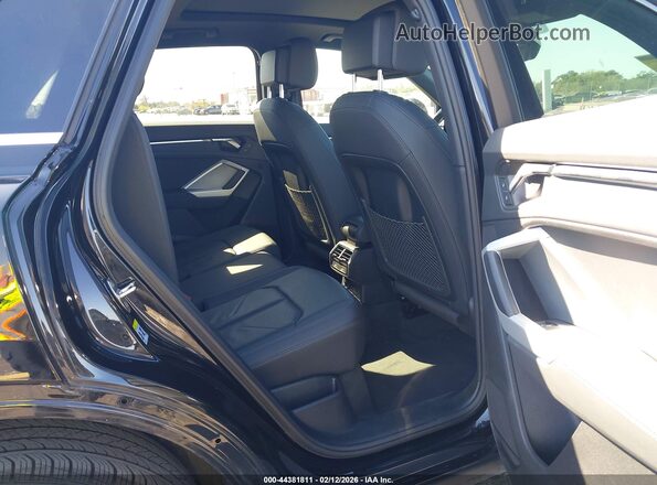 WA1DECF39R1130463 2024 AUDI Q3 Black Vista de la etiqueta del VIN