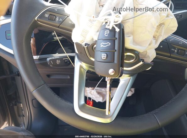 WA1DECF39S1036735 2025 AUDI Q3 Black Առջևի վահանակի տեսք