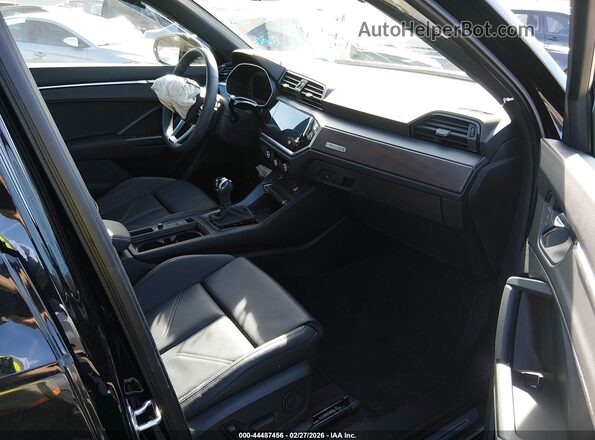 WA1DECF39S1040686 2025 AUDI Q3 Black წინა სალონის ხედი