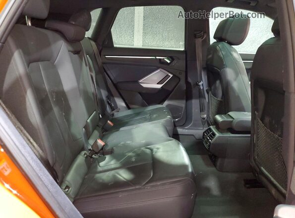 WA1DECF3XP1123728 2023 AUDI Q3 Orange უკანა სალონის ხედი