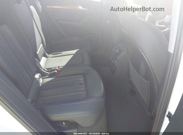 WA1EAAFY5N2137138 2022 AUDI Q5 White Widok naklejki z numerem VIN