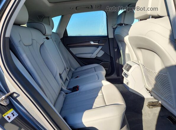 WA1EAAFY6S2029946 2025 AUDI Q5 Gray Вид задньої частини салону