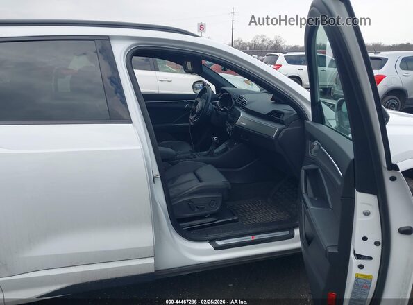 WA1EECF32R1138828 2024 AUDI Q3 White წინა სალონის ხედი