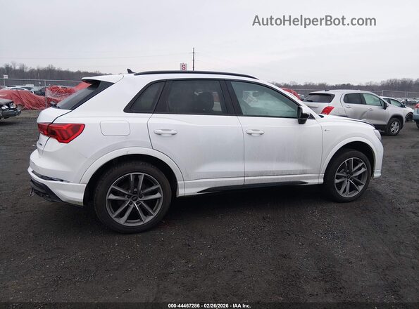 WA1EECF32R1138828 2024 AUDI Q3 White უკანა სალონის ხედი
