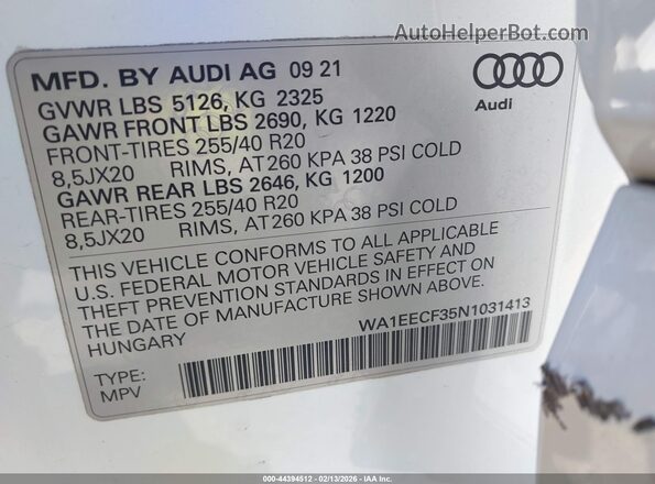 WA1EECF35N1031413 2022 AUDI Q3 White Vista del compartimento del motor