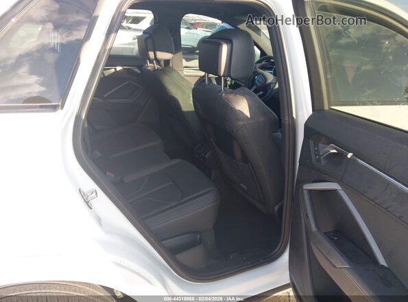 WA1EECF35R1142680 2024 AUDI Q3 White VIN კოდის სტიკერის ხედი