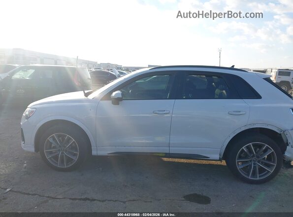 WA1EECF35R1142680 2024 AUDI Q3 White უკანა სალონის ხედი